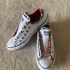 New Never Worn Converse All Star White & Leopard Size 8